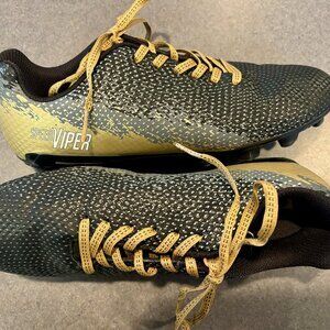 ~~DSG Men’s Viper Cleats Mens Size 6 DSG-VXA13ZGR  SMOKE/PET FREE HOME!